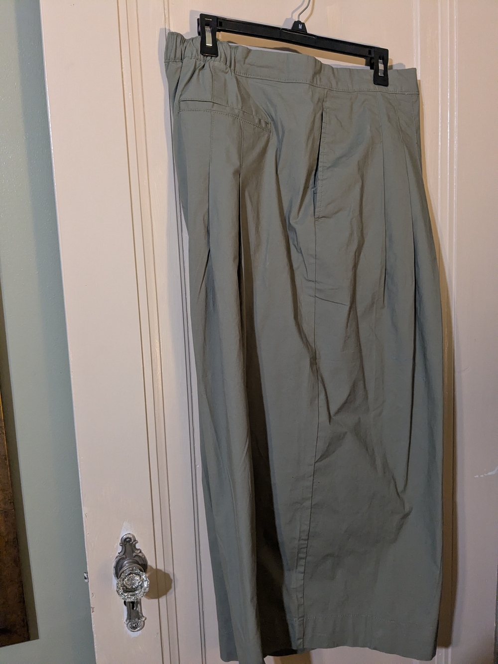 Wide-Leg Women’s Pants in Sage Green